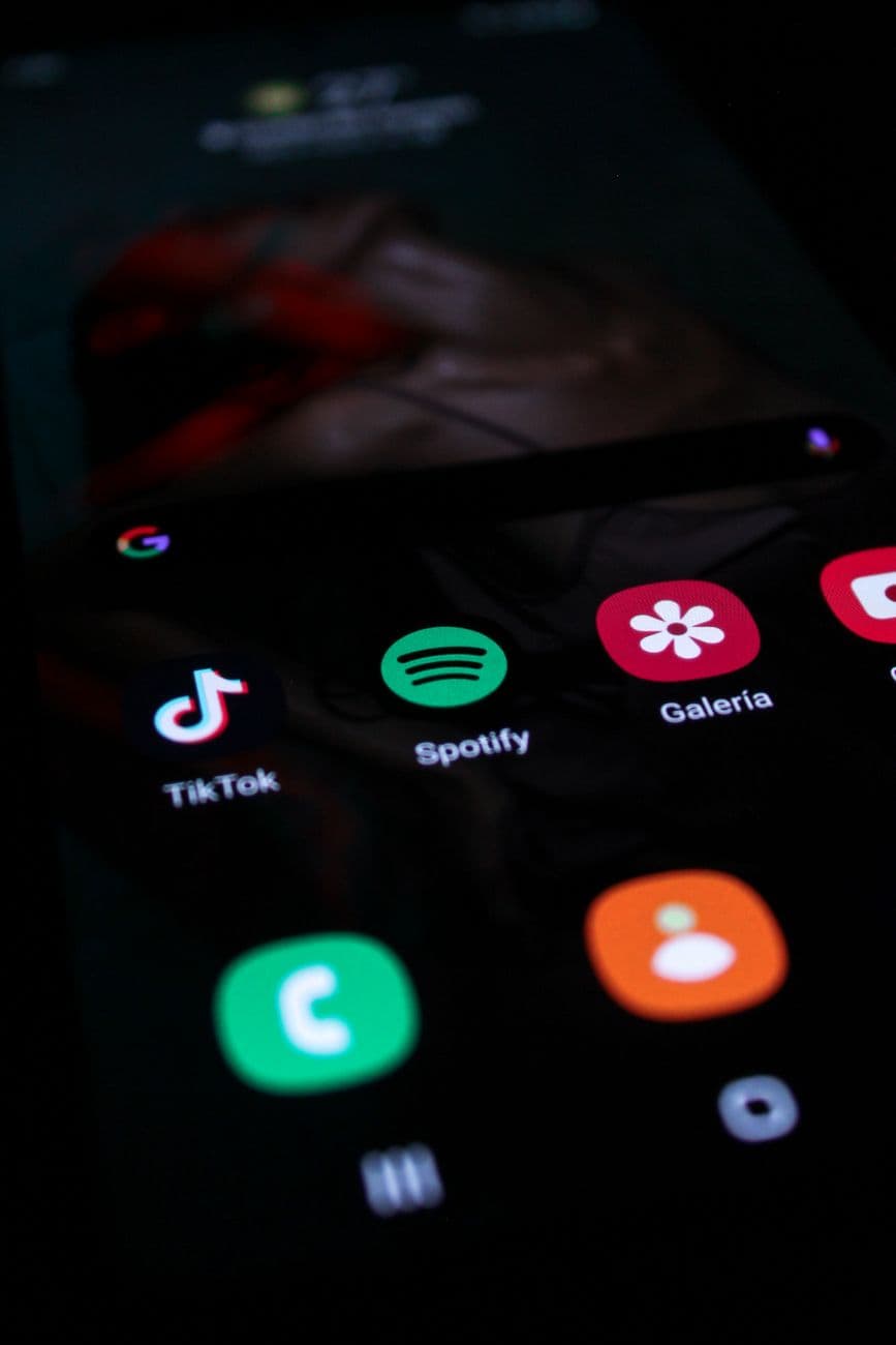 Social app screenshot template preview